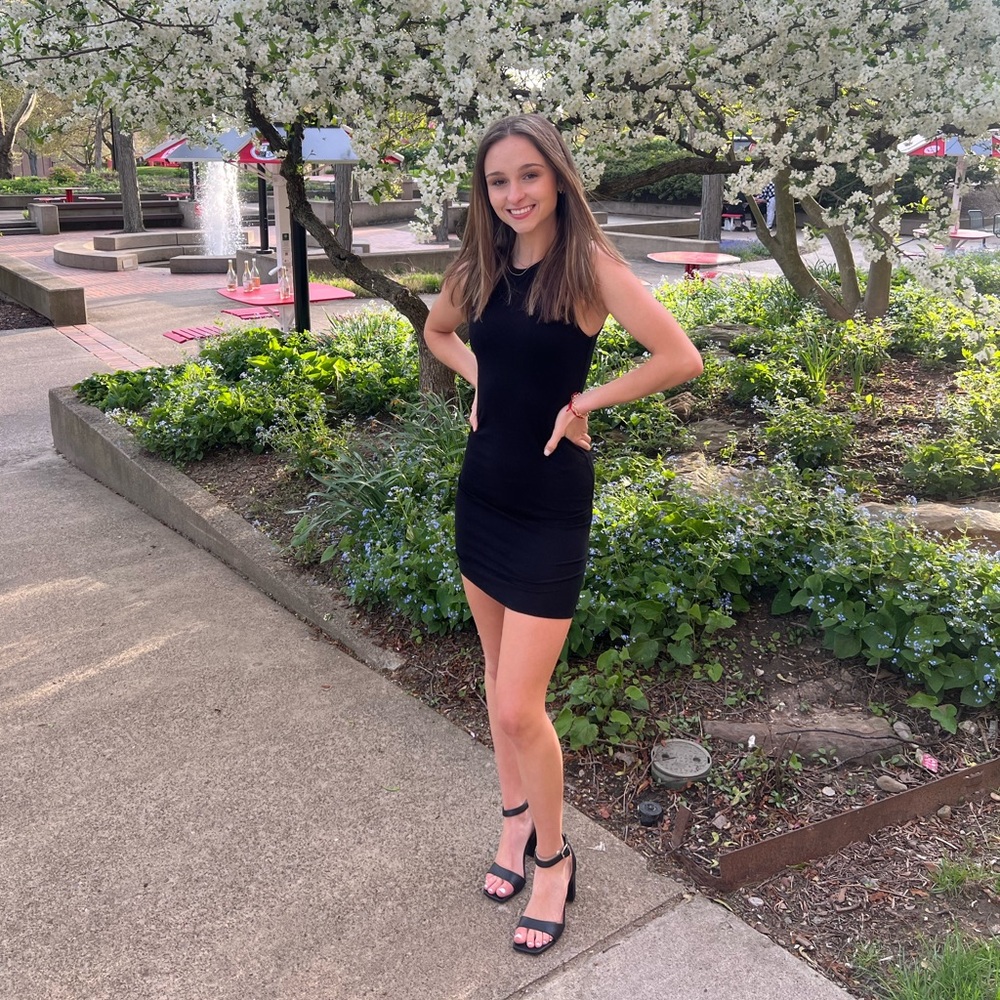 Meet your Posher, Izabella